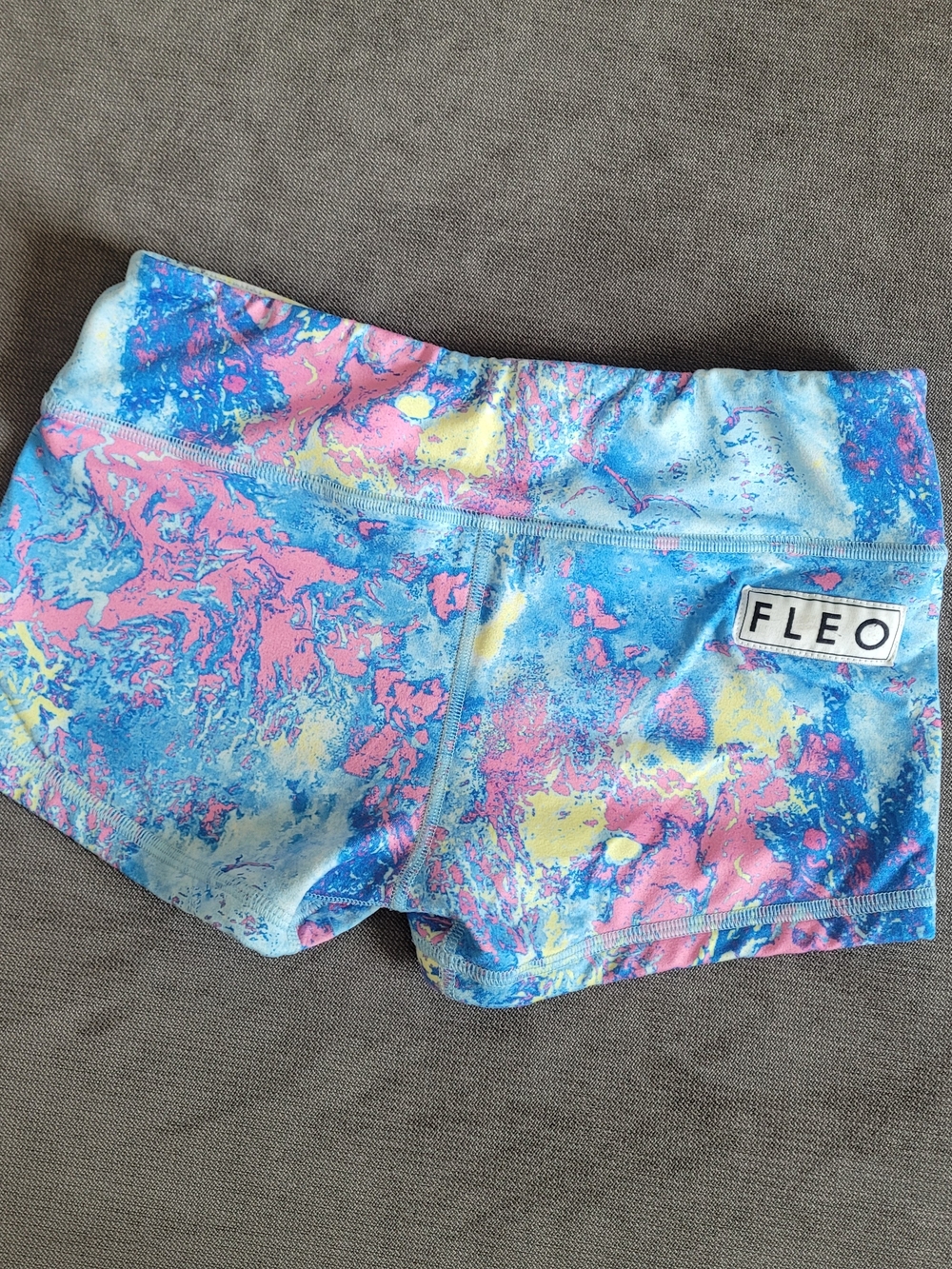 FLEO Original 2.5" Inseam Vivid Swirl Print Size Small